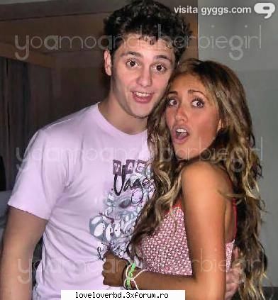 salut ma keama mihaela brenda los amo a anahi y sa facem cunostinta